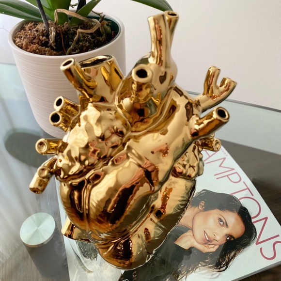 Love in Bloom Vase in Gold Edition - Picture 6 of 9